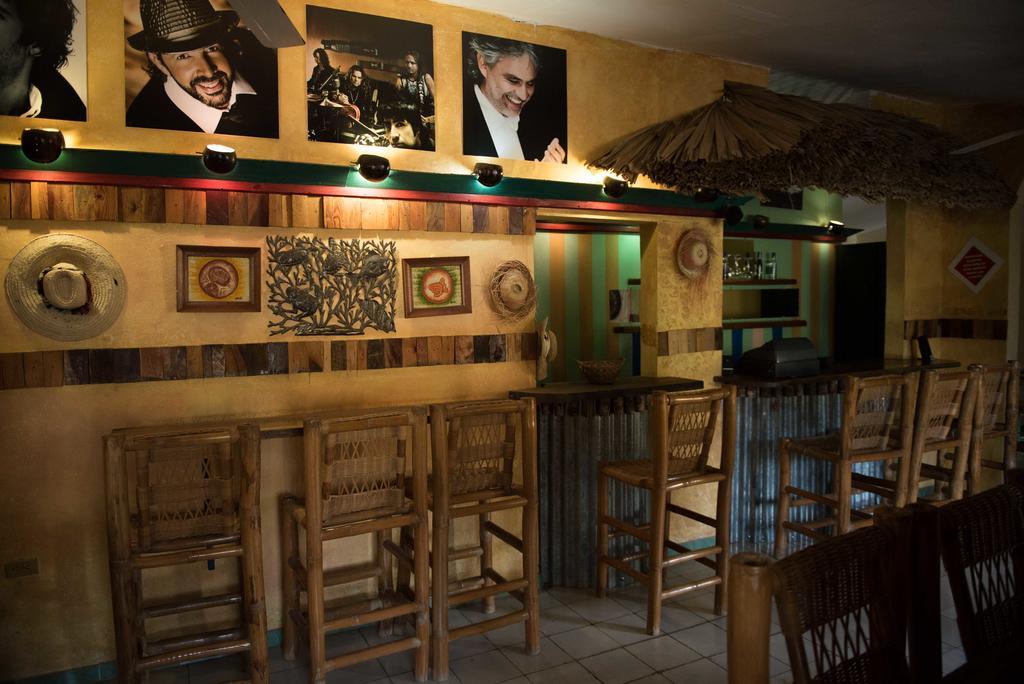 Hostal Dona Chava Pedernales Luaran gambar