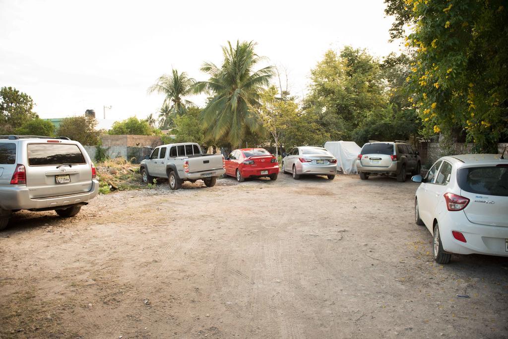 Hostal Dona Chava Pedernales Luaran gambar