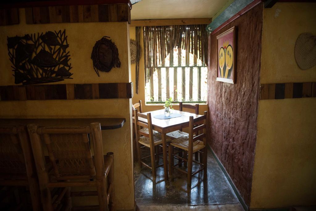 Hostal Dona Chava Pedernales Luaran gambar